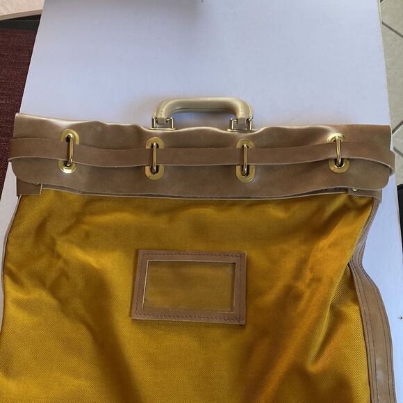 OTCO Leather/ Canvas Money/Mail Transport Bag with Built In Lock - Picture 7 of 8